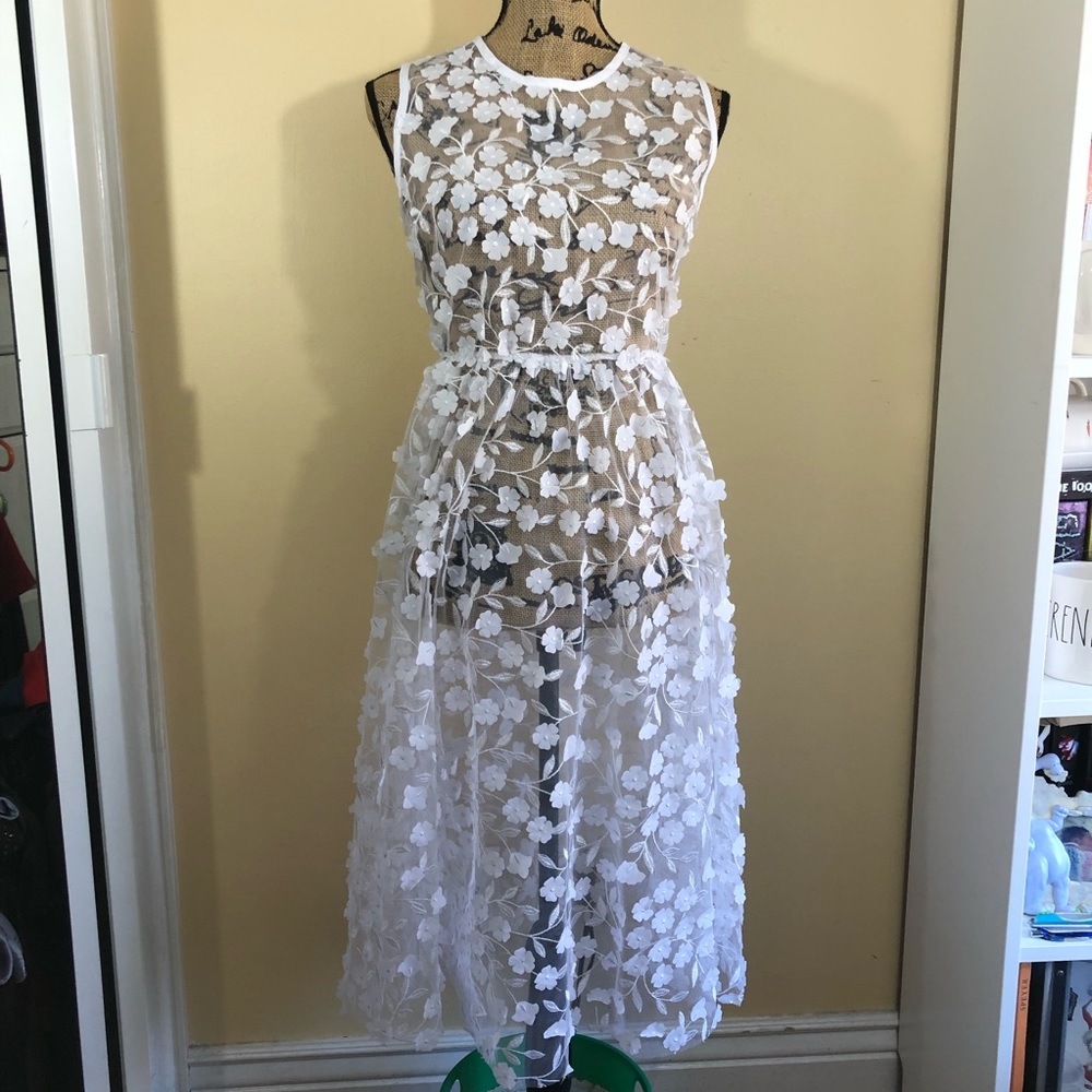 UO Only Hearts Fenella Sheer Floral Midi Dress - Picture 2 of 5